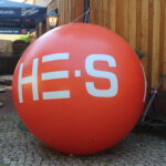 Orangener Ball