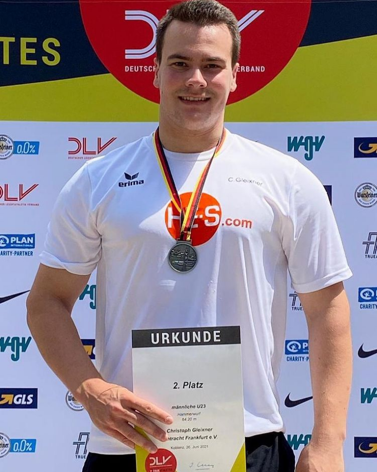 Hammerwerfer erhält bei den Meisterschaften männlich U23 Hammerwurf den 2. Platz